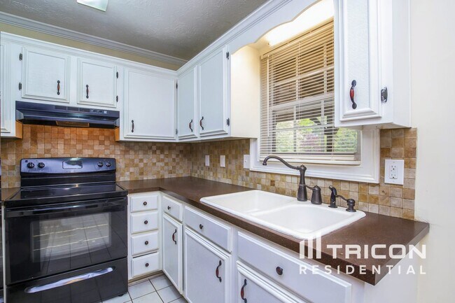 Foto del edificio - 4887 Lewis Rd