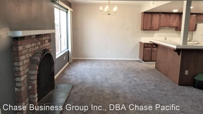 Foto del edificio - 3 br, 2.5 bath House - 9845 Genesee Ave