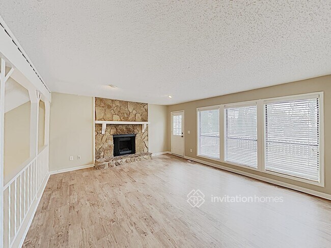 Foto del edificio - 2414 Sawmill Rd