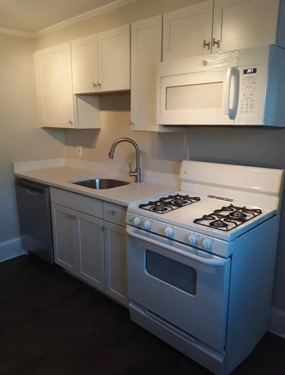 Primary Photo - 34 Herbert St