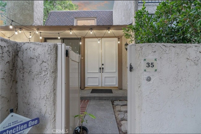 Front Entrance Door - Shoup - 6121 Shoup Ave