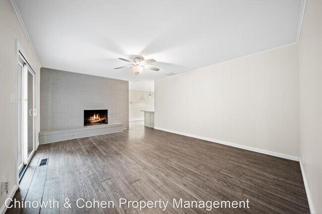 Building Photo - 3 br, 2 bath House - 5326 S.  Irvington Ave