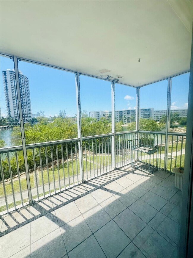 Foto del edificio - 2980 Point E Dr