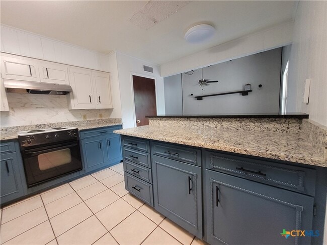 Building Photo - 1210 Hillcrest Dr