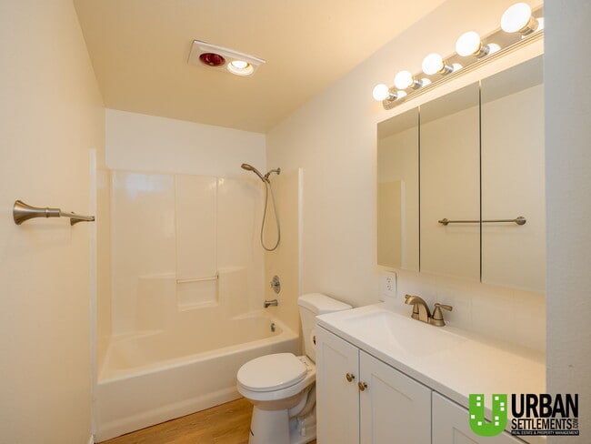 Building Photo - 3531 E Upriver Dr