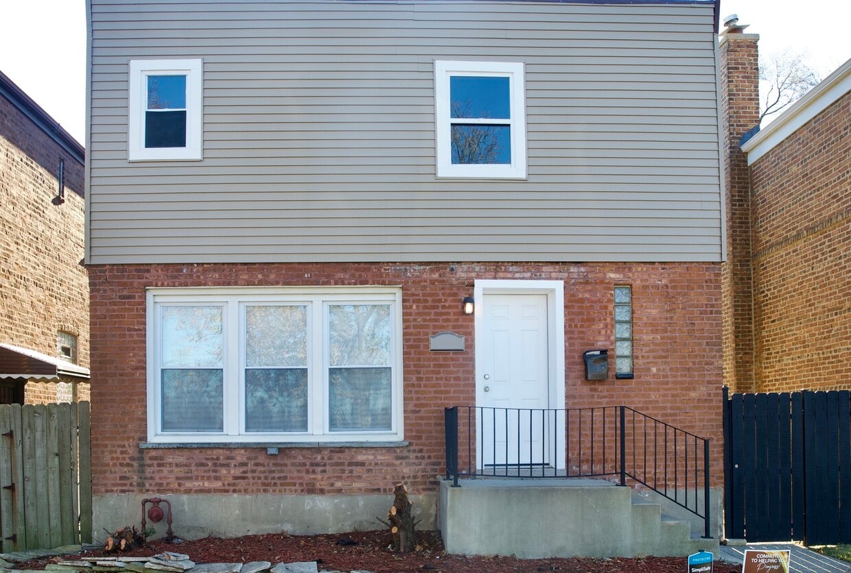 Primary Photo - 639 E 100th St