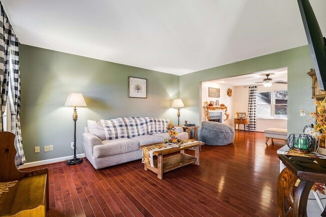 Building Photo - 1141 Decca Dr