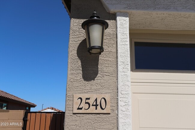 Building Photo - 2540 W Sunland Ave
