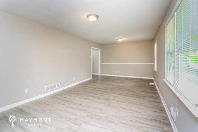 Building Photo - 1631 Pendley Dr