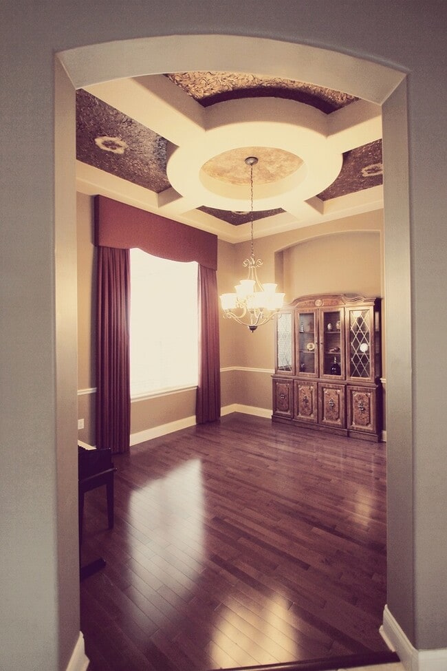 Building Photo - Prestigious Gated Community Pool Home