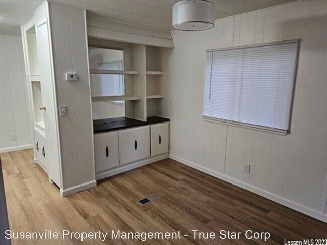 Building Photo - 1 br, 1 bath House - 691-325 Eagle Way