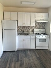 Building Photo - 27 Hillside Ave