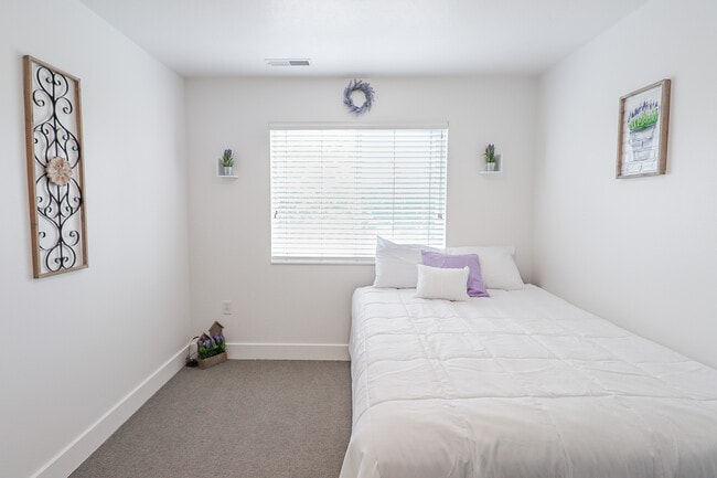 Foto del edificio - Fleur De Lis Apartments - Student Housing