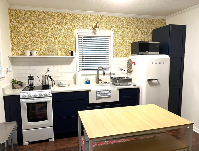 Fully Stocked Kitchen - 300 Thorne Rd
