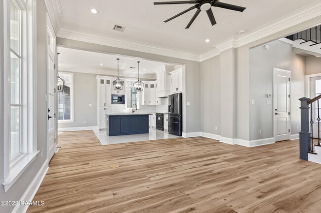 Building Photo - 327 Bozeman Trl
