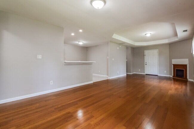 Foto del edificio - 700 S Grand Ave NW