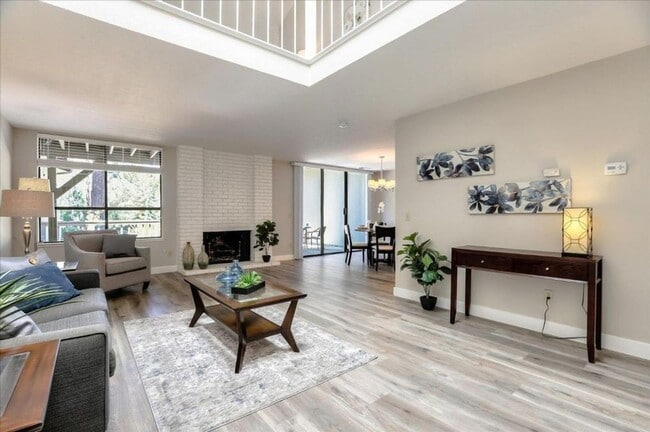 Building Photo - Large Rinconada Hills Home in Cul-De-Sac, A/C, Patio, Balcony, 2C Garage, Gated Complex, Pools, T...