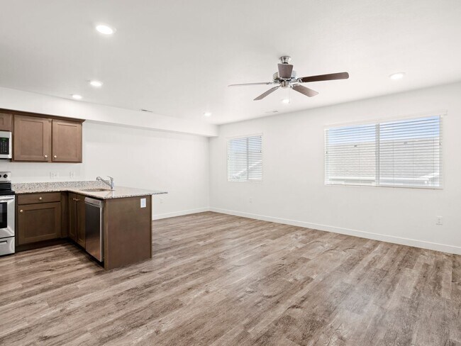 Building Photo - 14911 S Tumble Rock Way