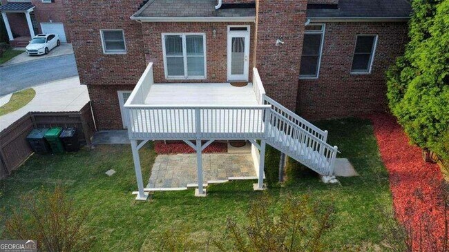 Foto del edificio - 1711 Summit Glen Ln NE