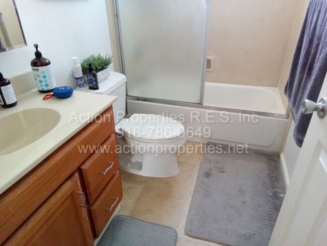 Foto del edificio - Updated Downtown Roseville Home - 2 Bed, 2...