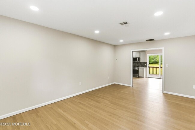 Building Photo - 257 Alexander Ave