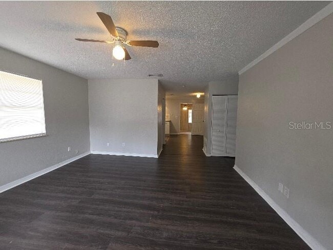 Foto del edificio - 843 Grove Ave