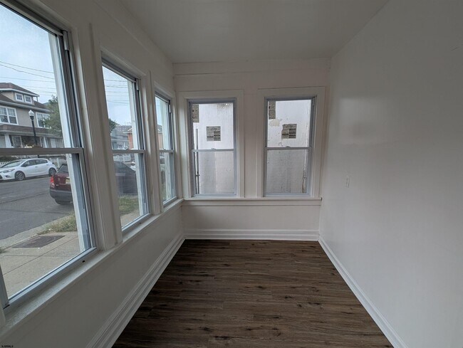 Building Photo - 1111 Adriatic Ave