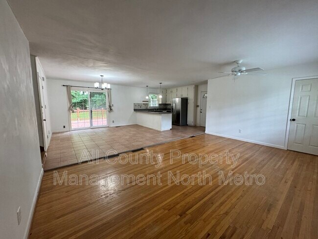 Building Photo - 4098 Idlevale Dr