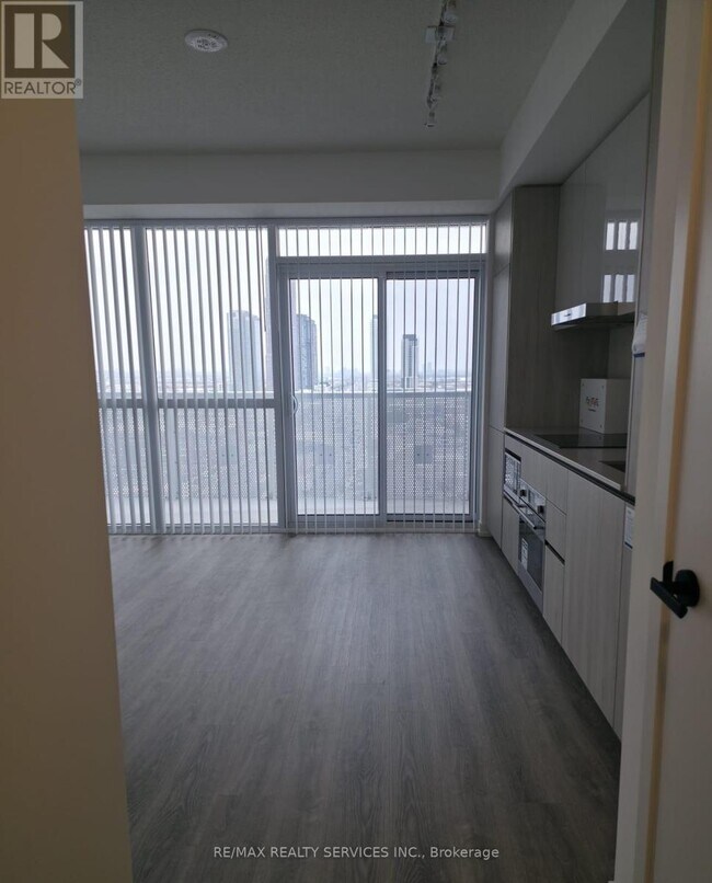 Building Photo - 8 Interchange Wy