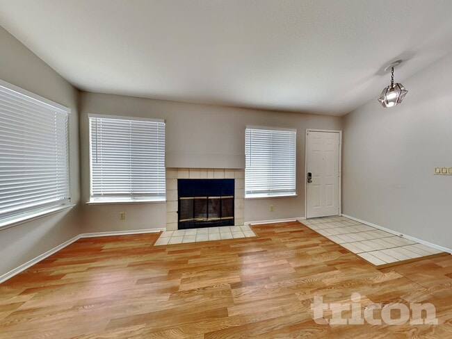 Building Photo - 7726 Robinette Rd