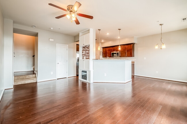 Building Photo - 5837 Bella Marie Wy