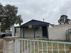 Building Photo - 2111 E Sunland Vista