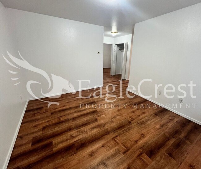 Foto del edificio - 706/708SCollege