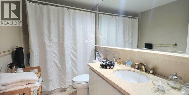 Photo du bâtiment - 1778 Alberni St