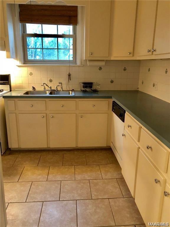 Foto del edificio - 3522 N Wareingwood Dr