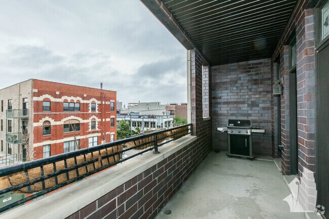 Building Photo - 1357 W Grand Ave