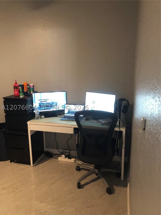 Foto del edificio - 11362 NW 33rd St