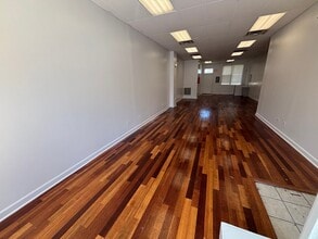 Building Photo - 6116 W Roosevelt Rd