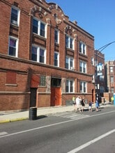 Building Photo - 2350 W Augusta Blvd