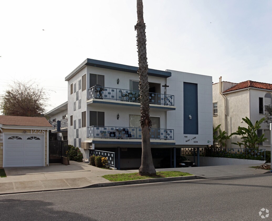 Primary Photo - 1224 12th St