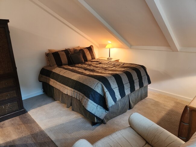 Bedroom - 9419 Mount Israel Rd