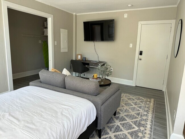 Foto del edificio - 236 W Walnut Ln