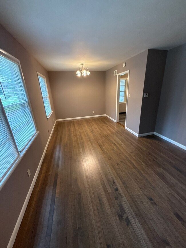 Foto del edificio - 4493 Westmont Rd