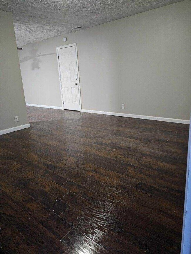 Foto del edificio - 3 bed 1 bath home for rent!