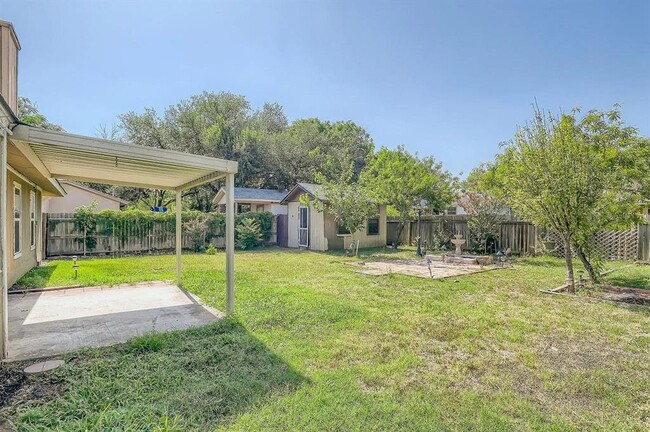 Building Photo - 1306 Wayne Dr