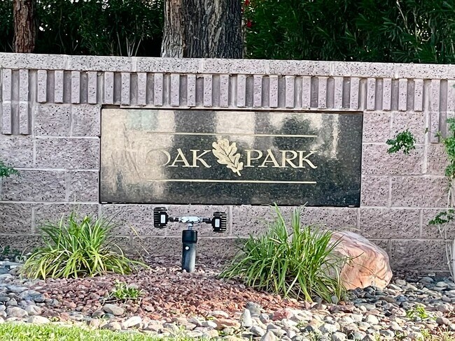 Building Photo - Gated Community in Silverado Ranch