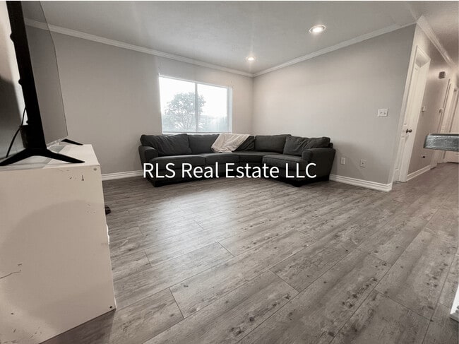 Foto del edificio - 1541 N Riverside Ave