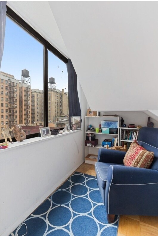 Building Photo - 275 W 96th St