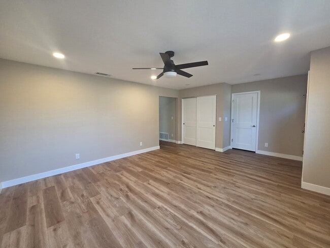 Building Photo - 1337 Cottonwood Dr