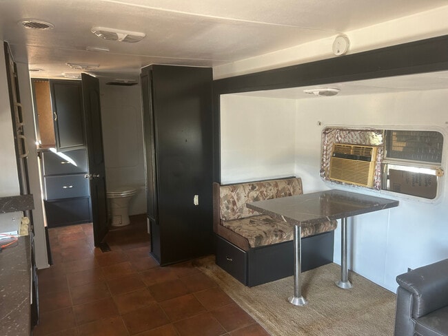 Building Photo - 15533 El Cajon St